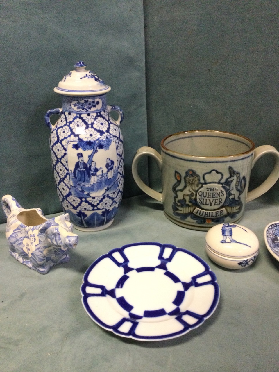 Miscellaneous blue & white ceramics - a Chinese baluster vases & cover, platters, a Burleigh cow - Image 3 of 3