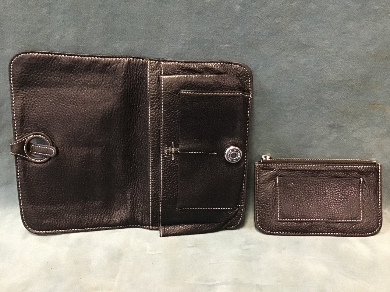 A black leather Hermès wallet, with removable coin purse, twin compartments and contrasting - Image 2 of 3