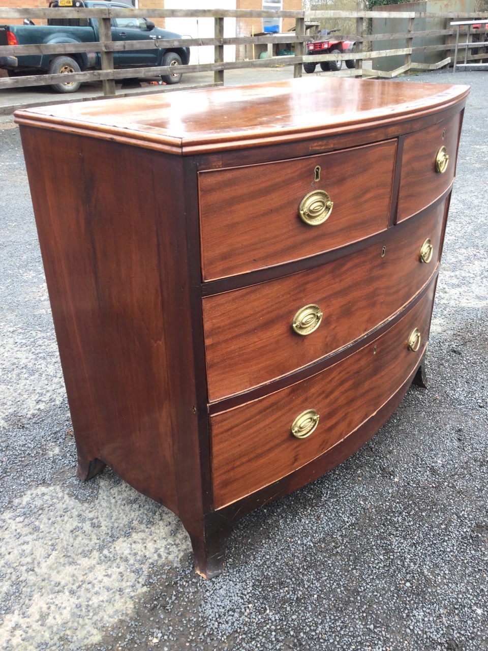 A regency mahogany bowfronted chest of drawers with crossbanded top above two short and two long - Image 3 of 3