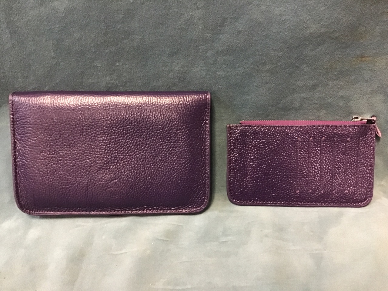 A Hermès purple leather wallet with metal closure and two compartments, having removable matching - Image 3 of 3