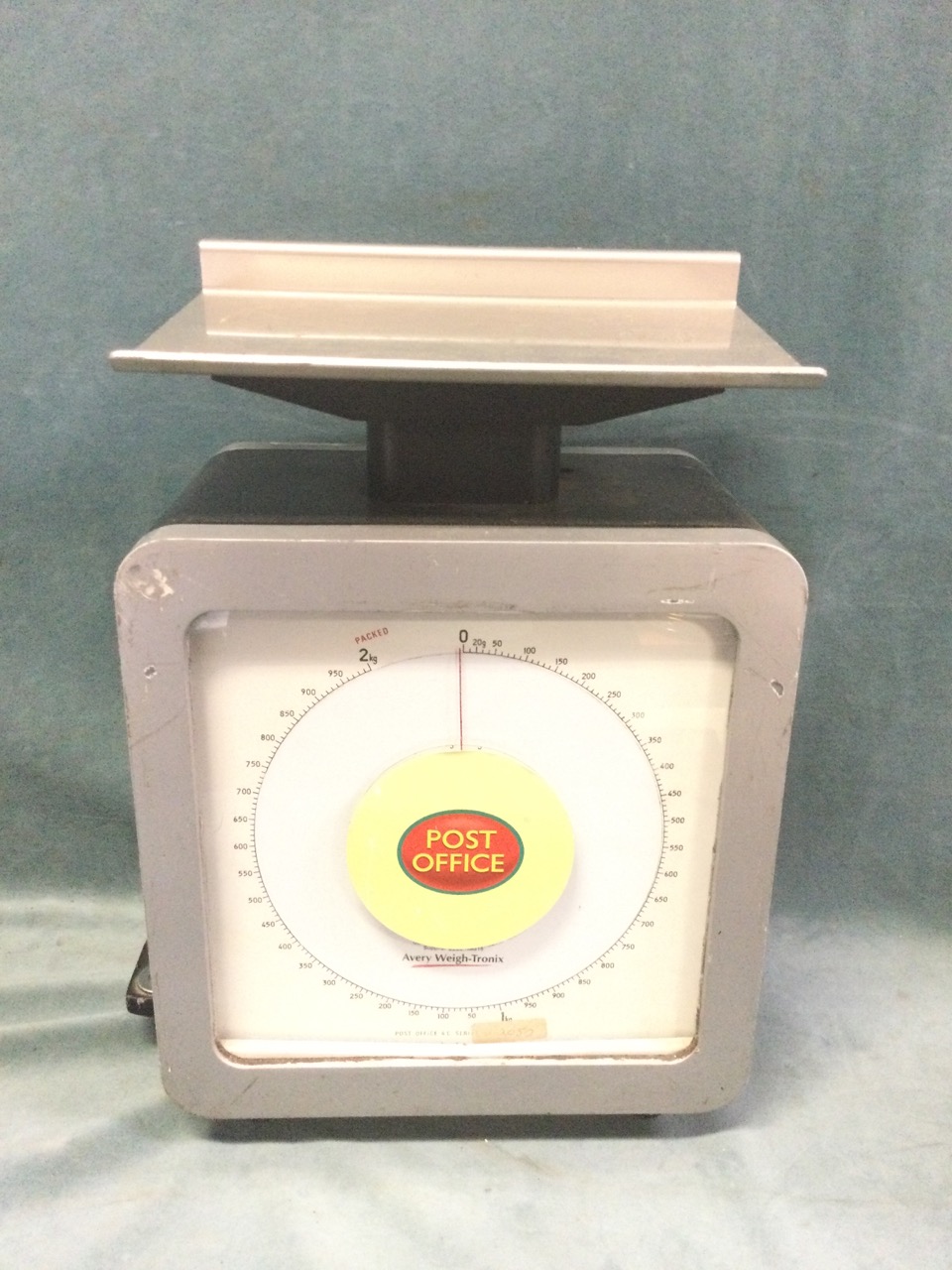 A set of 2006 Post Office scales by Avery Weigh-Tronix, with rounded square two-sided dial to - Image 2 of 3
