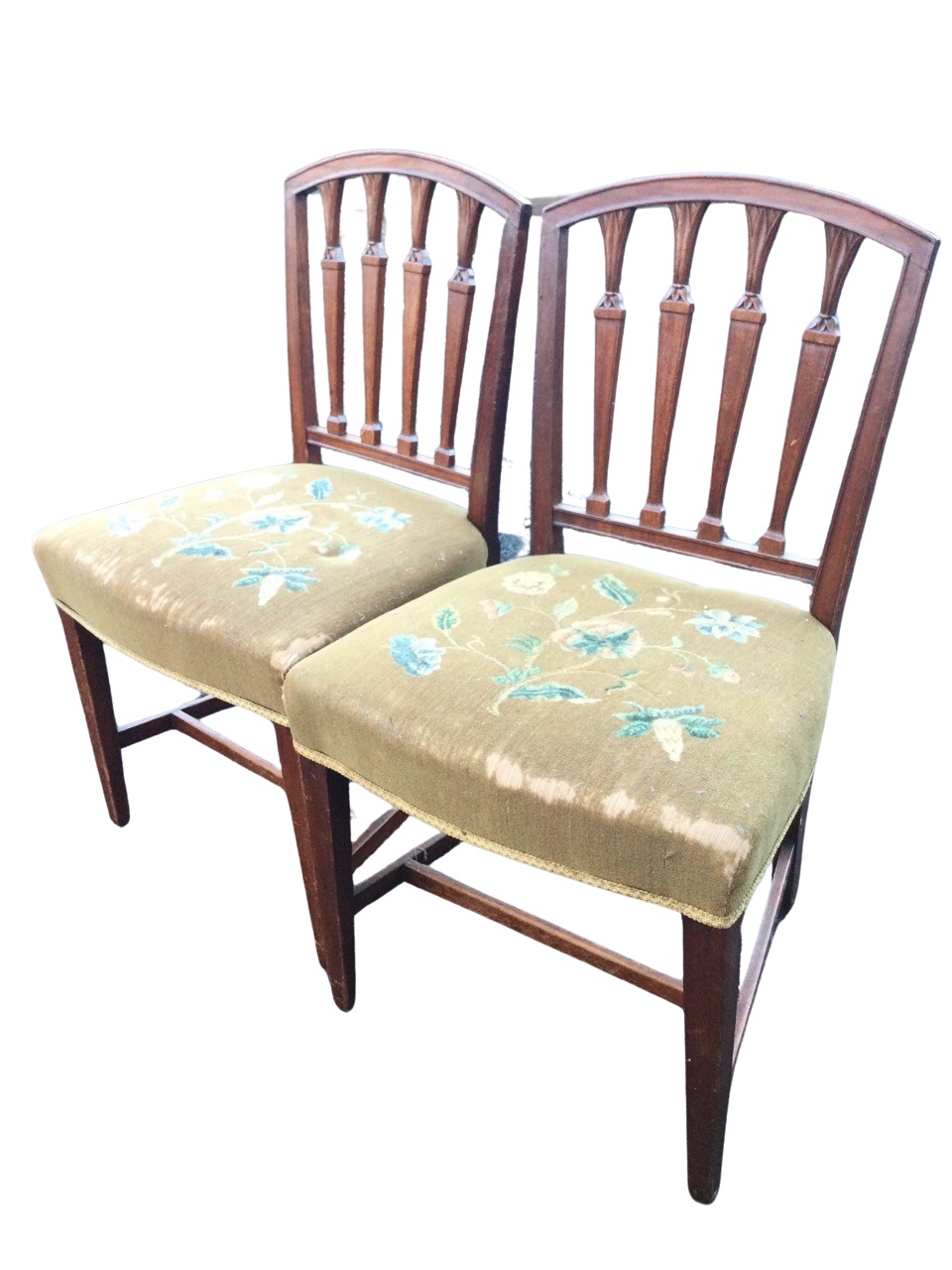 A pair of C19th mahogany Sheraton style chairs with arched backs framing leaf carved tapering - Image 3 of 3