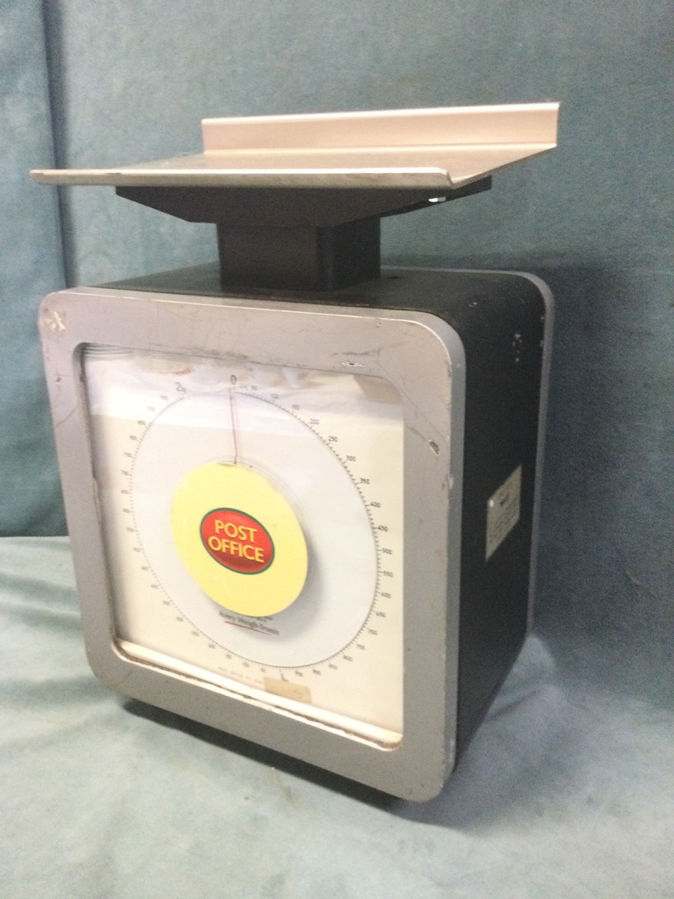 A set of 2006 Post Office scales by Avery Weigh-Tronix, with rounded square two-sided dial to - Image 3 of 3