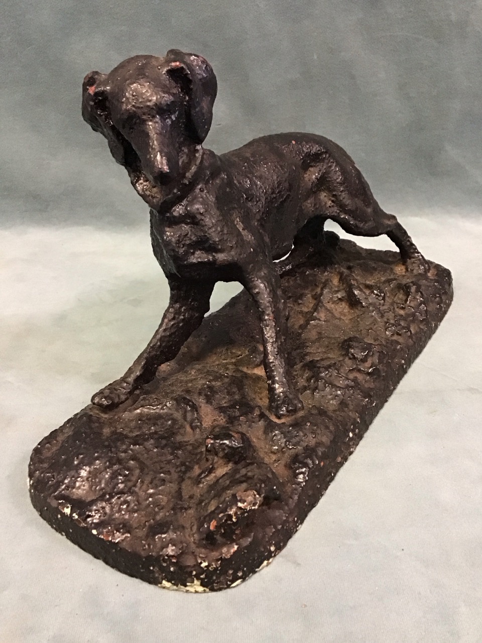 A C19th cast iron figure of a startled spaniel with a dark patina, after Pierre Jules Mêne. (6.5in) - Image 3 of 3