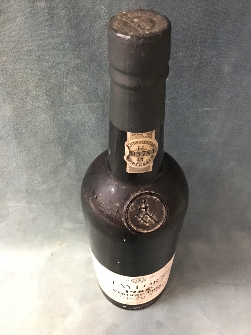 A 1985 bottle of Taylors vintage port, the seal numbered 405781. (75cl) - Image 3 of 3