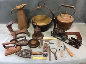 Miscellaneous metalware - a Victorian copper kettle with swan-neck handle, a brass ewer, a brass jam