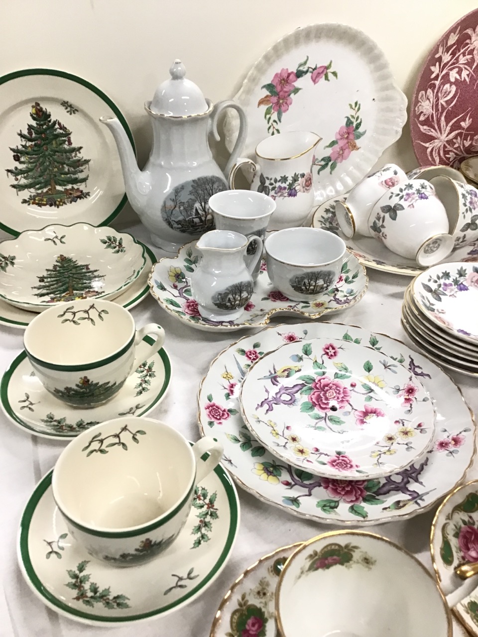 Miscellaneous ceramics - a Royal Grafton teaset in the Fragrance pattern, a Spode Christmas Tree - Image 2 of 3