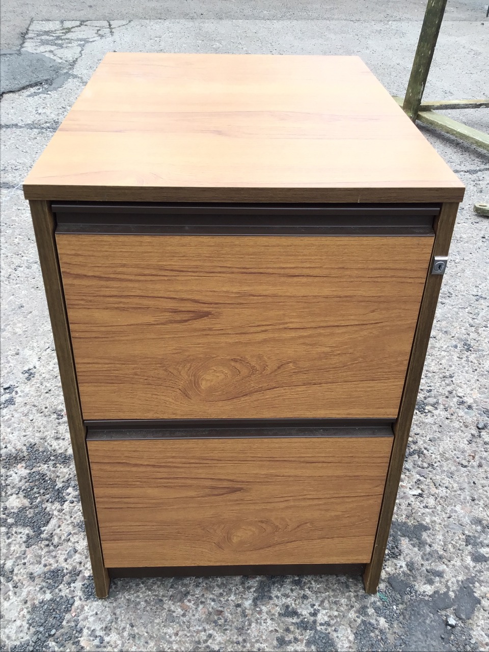 A modern teak effect two-drawer filing cabinet. (18.5in x 23.75in x 28.5in) - Image 2 of 3