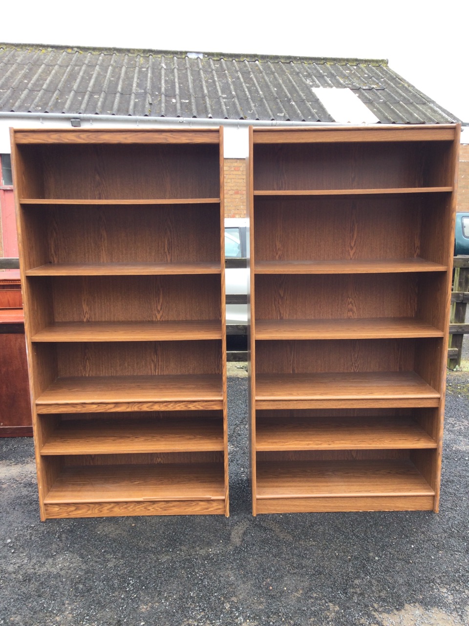 A pair of contemporary oak faced open bookcases, each with adjustable deep shelves. (35.75in x 15. - Bild 2 aus 3