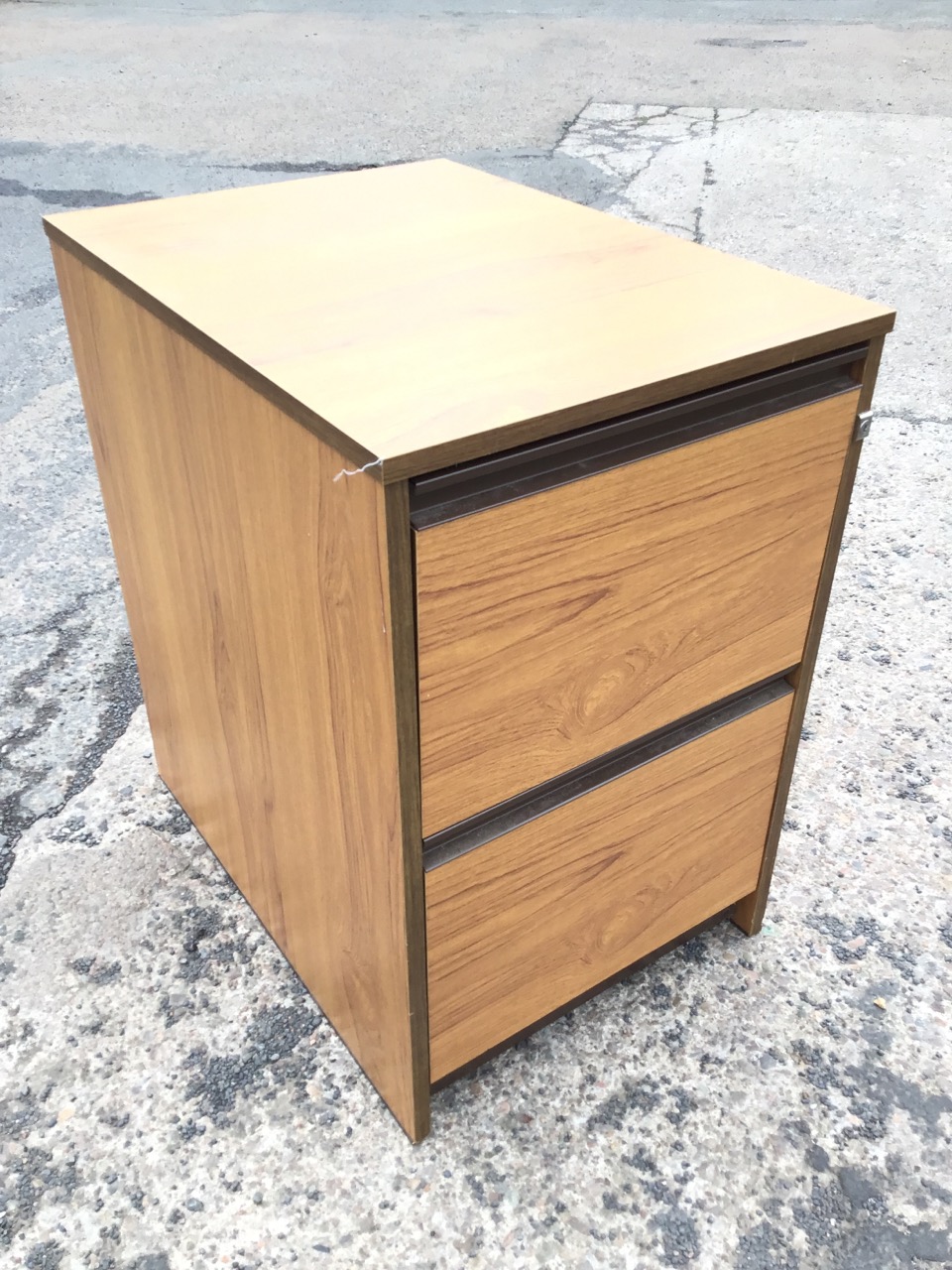 A modern teak effect two-drawer filing cabinet. (18.5in x 23.75in x 28.5in) - Image 3 of 3