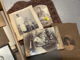 Collection of late Victorian and early 20th century cabinet cards and other photographs.