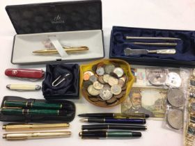 Group of pens including a set of two Waterman fountain and ballpoint pen, two Sheaffer gold plated f