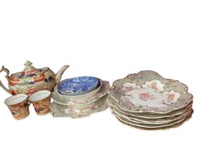 Group of Regency floral painted tablewares, pattern no 3338, 8 pieces, and small group of Chamberlai