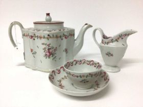 Group of 18th century New Hall 186 pattern porcelain, including a teapot, cream jug, tea bowl and sa