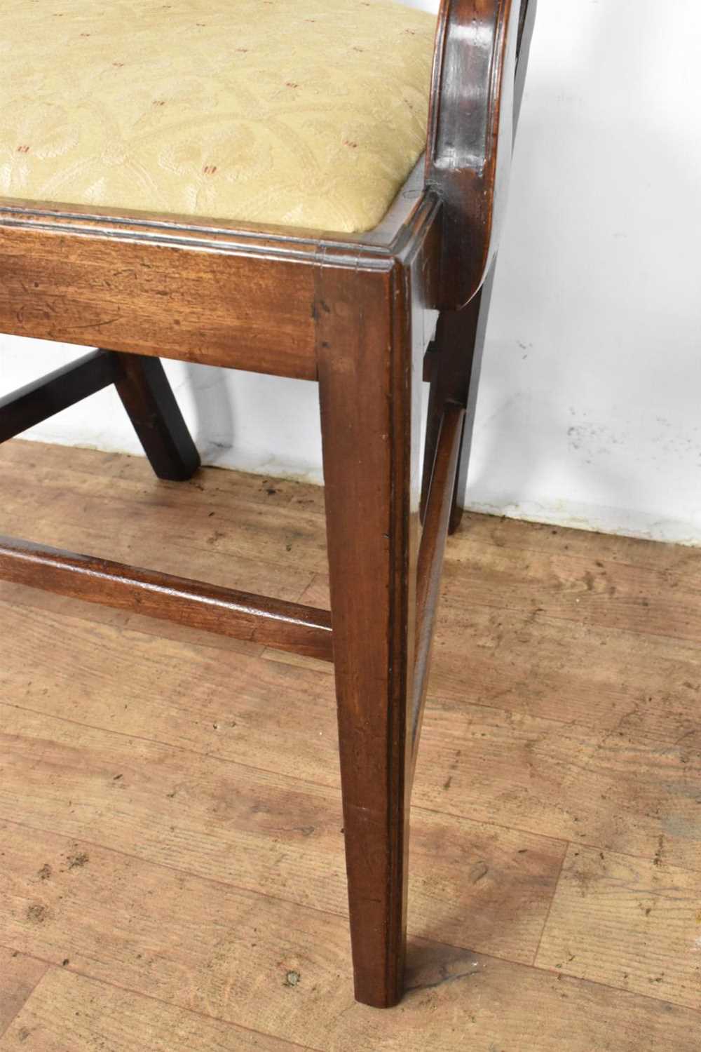 Set of five late 18th century Hepplewhite style mahogany dining chairs - Image 5 of 10