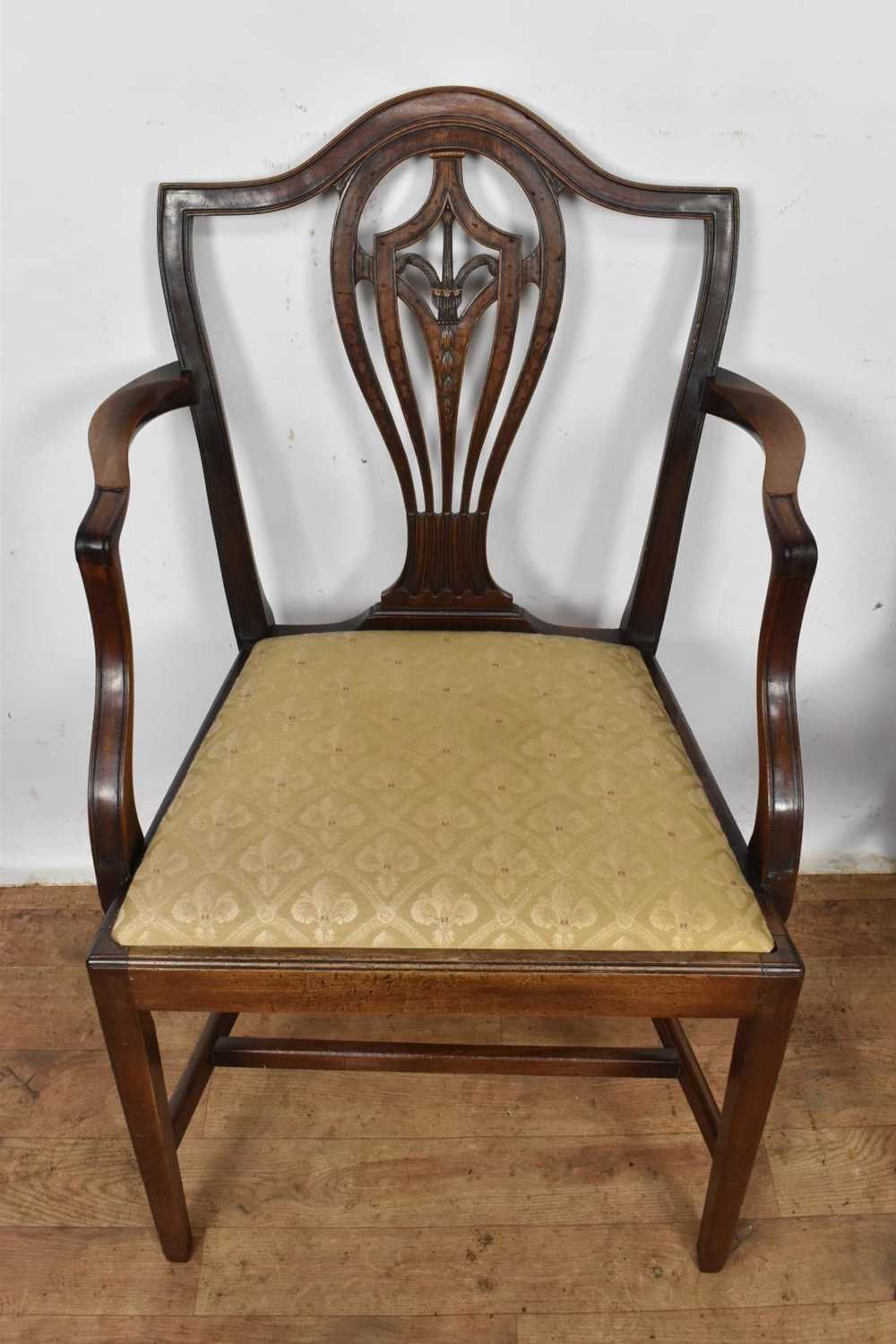 Set of five late 18th century Hepplewhite style mahogany dining chairs - Image 3 of 10