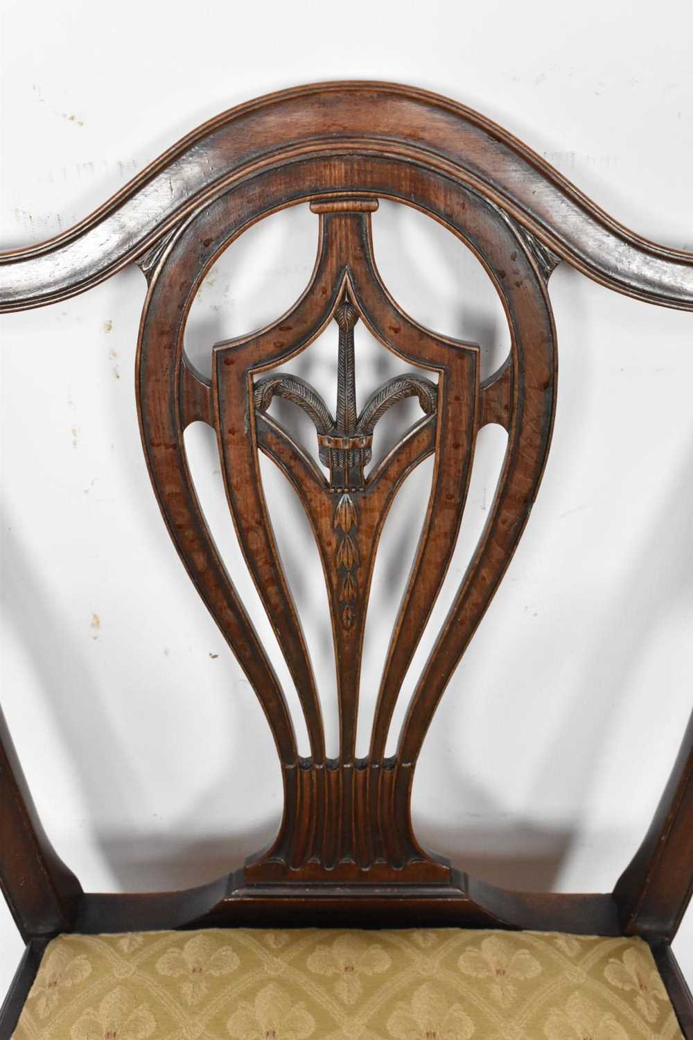 Set of five late 18th century Hepplewhite style mahogany dining chairs - Image 4 of 10