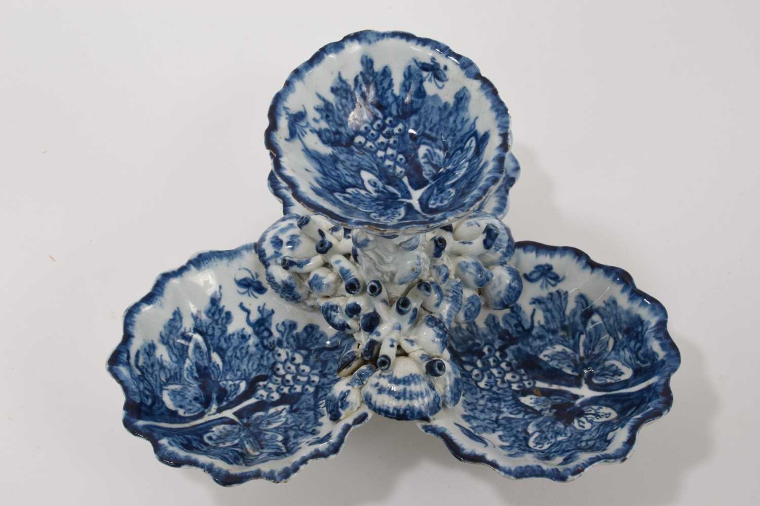 Rare 18th century Bow two tier sweetmeat dish with scallop shell form dishes - Image 2 of 5