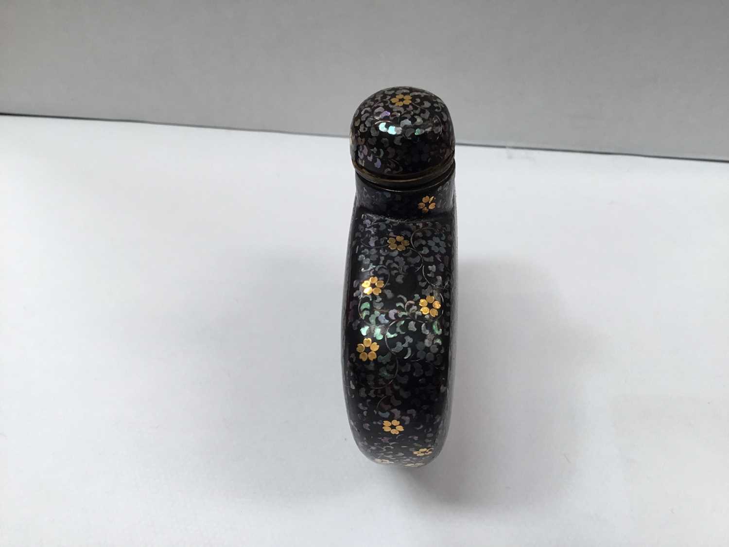 Japanese Meiji period lac burgaute metal inlaid heart shaped snuff bottle and stopper - Image 6 of 7