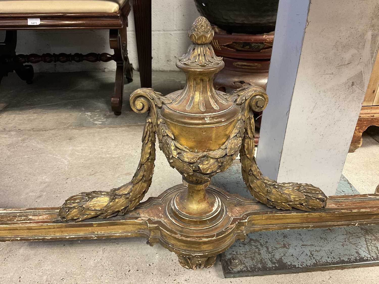 Fine quality 19th century French marble topped carved gilt console table, of shaped bowfront outline - Image 10 of 22