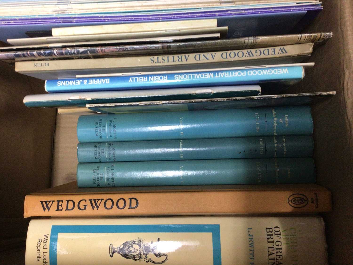 Buten (Harry M), Wedgwood & Artists, and other books and notes on Wedgwood - Image 2 of 2