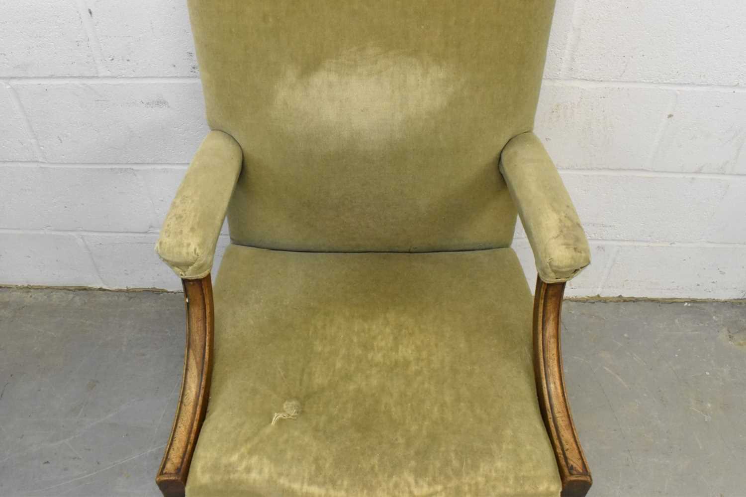 George III mahogany Gainsborough open armchair - Image 3 of 10
