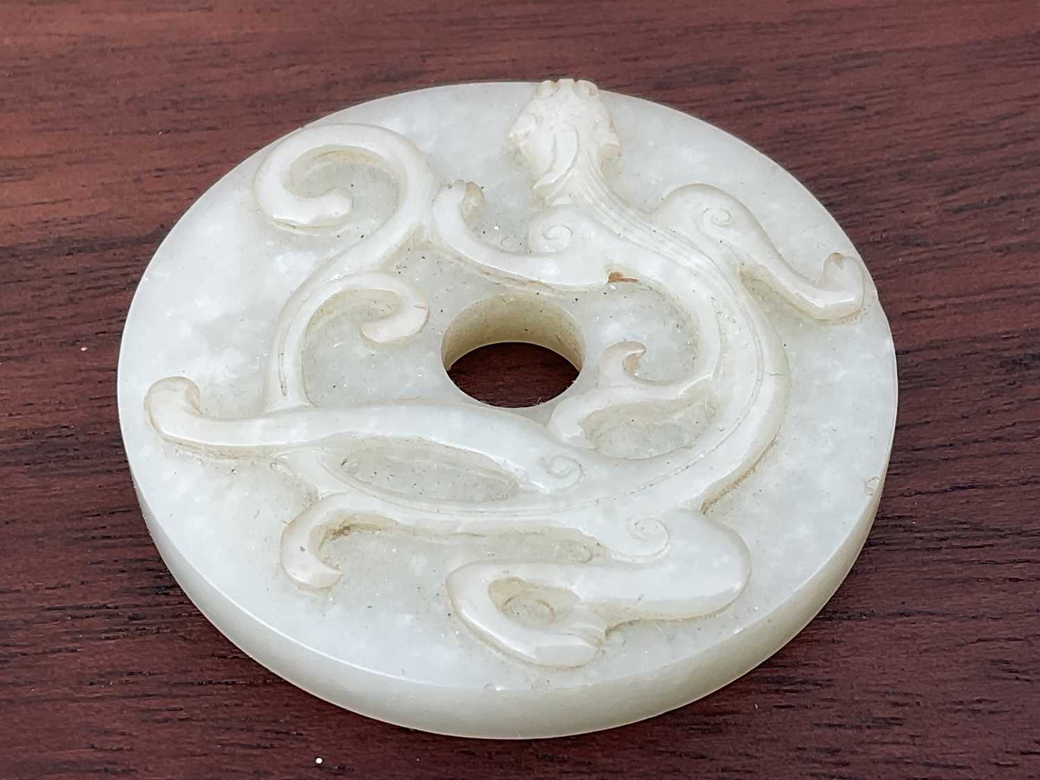 Celadon jade chilong bi disc, probably 19th century - Image 5 of 19