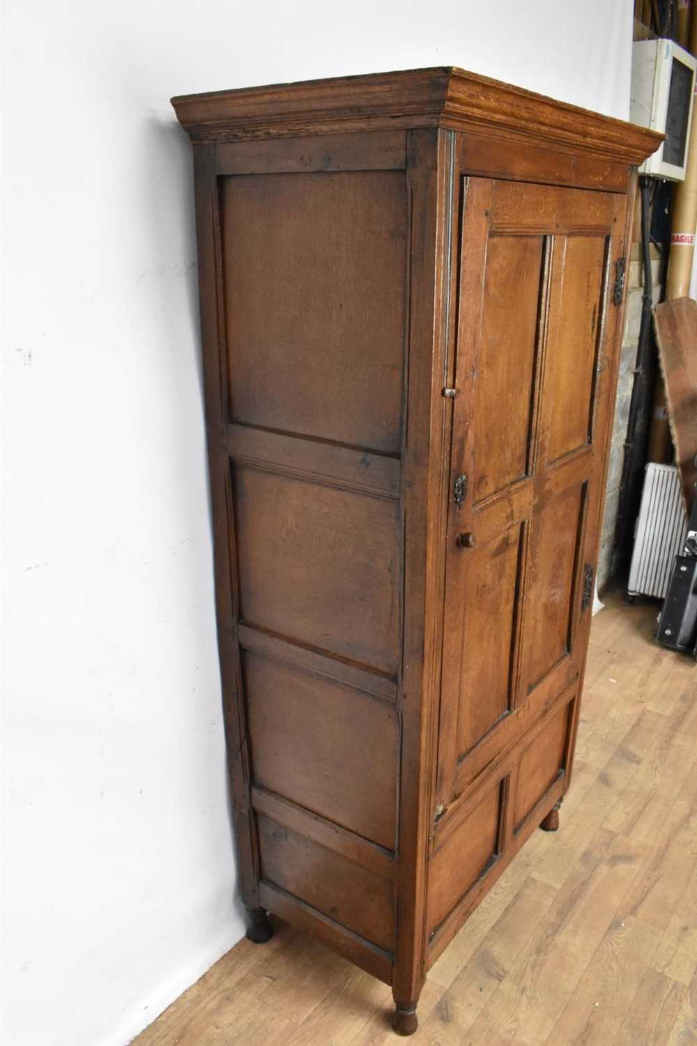 Oak enclosed floorstanding cupboard - Image 3 of 10