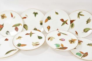 A set of six Wedgwood ‘falling leaves’ pattern plates, and two low stands