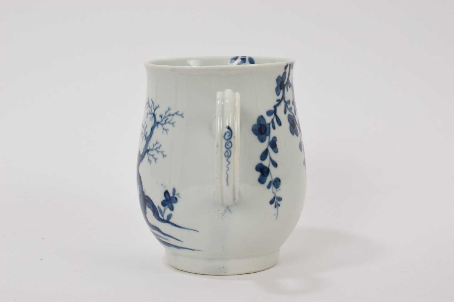 18th century Worcester blue and white bell-shaped mug - Image 4 of 6