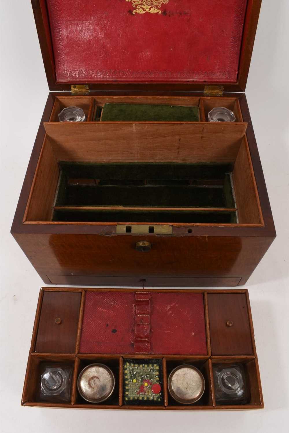 Victorian fiddle-backmahogany toiletry box - Image 5 of 5