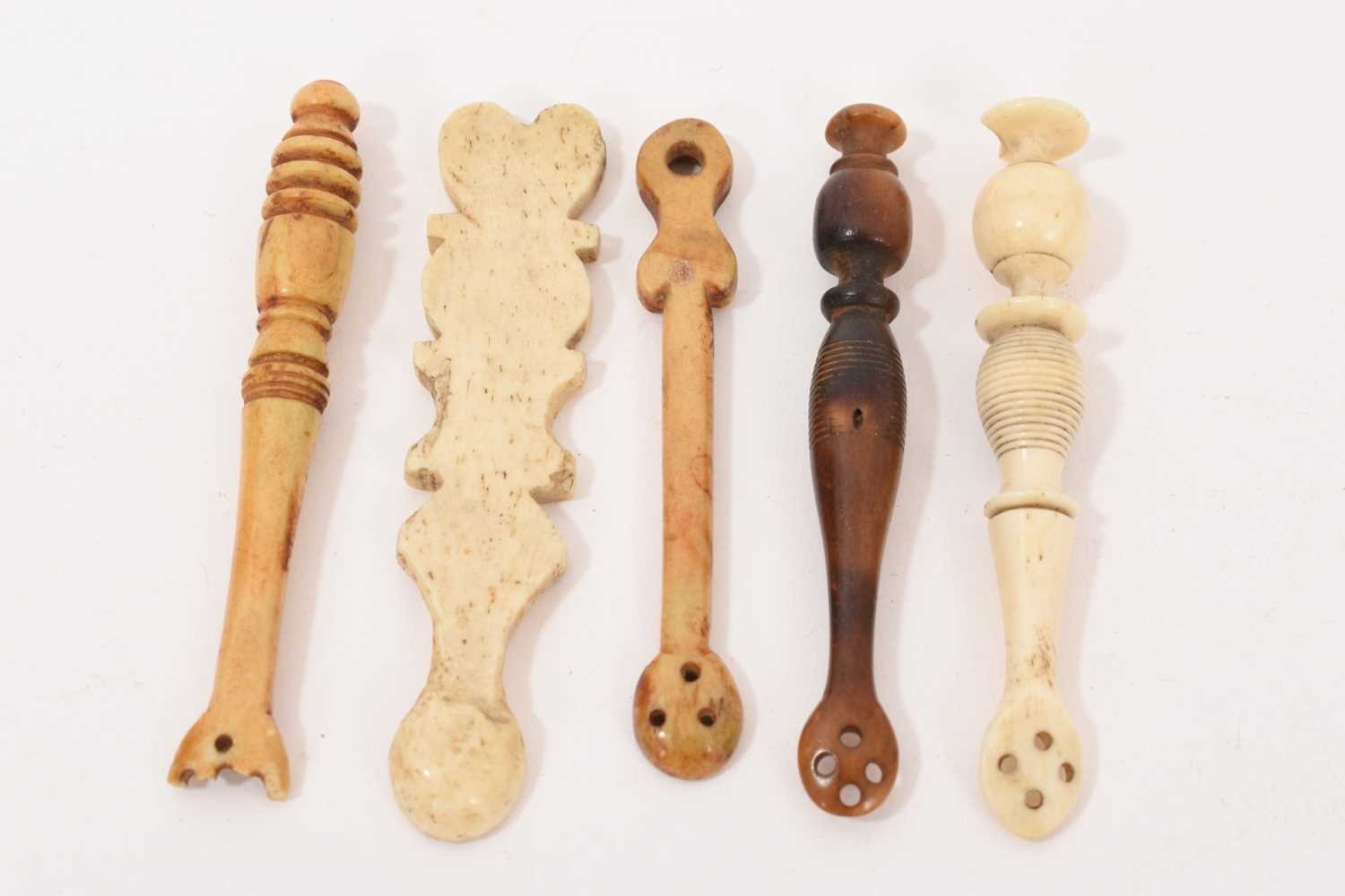 Group of five rare turned bone and horn snuff spoons - Image 2 of 2