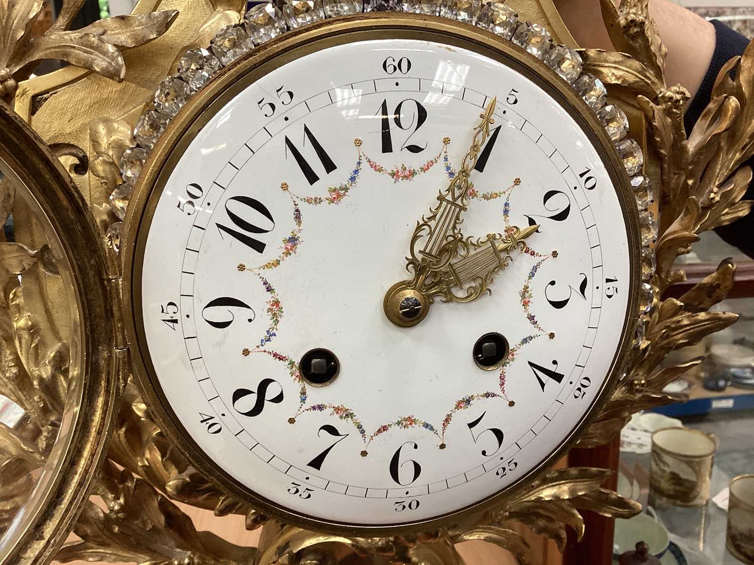Good quality 19th century French Louis XVI-style ormolu cartel clock - Image 10 of 16
