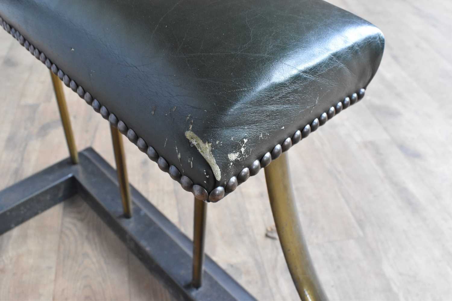 Victorian-style club fender with leather studded seat - Image 3 of 8