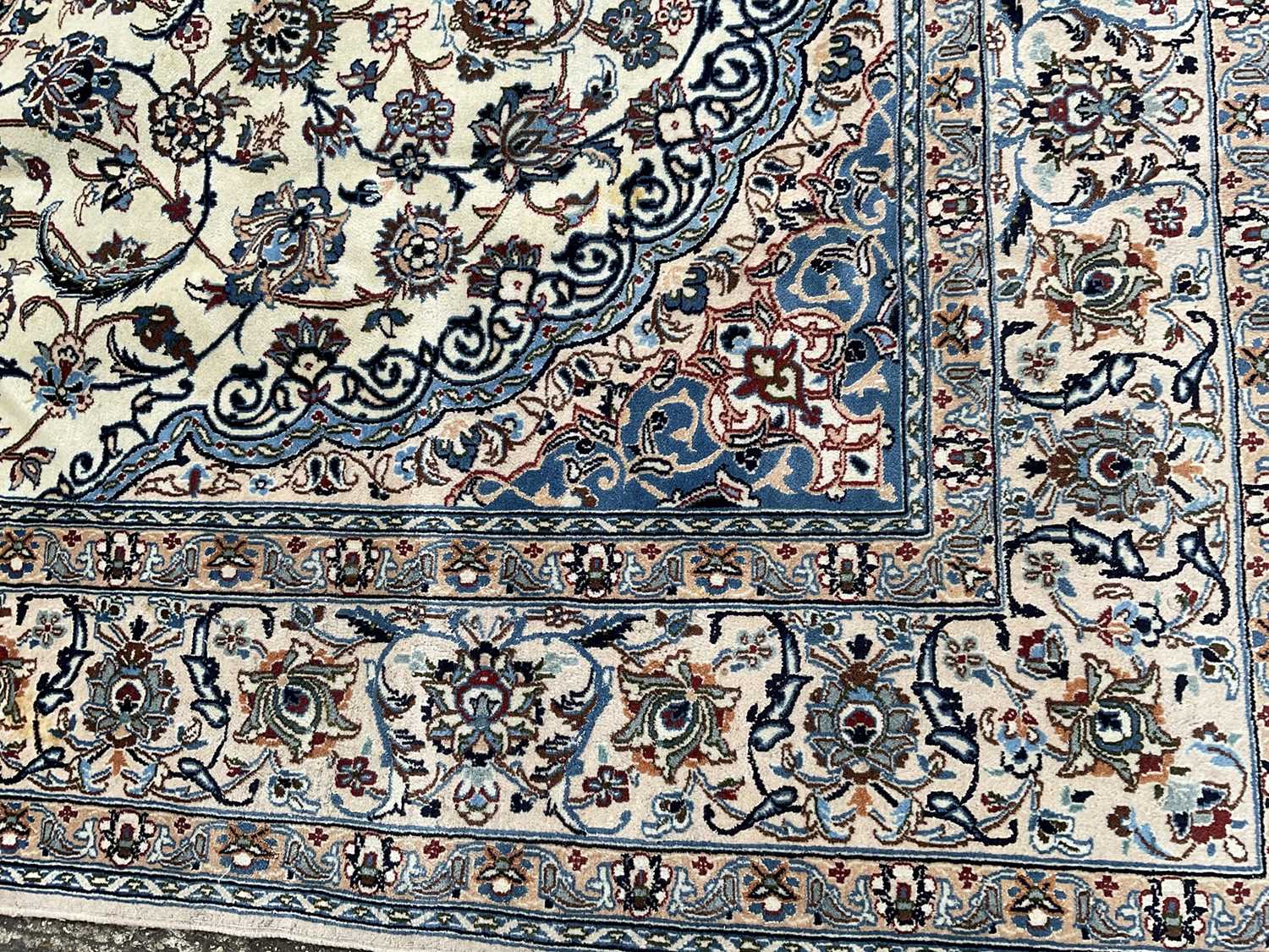 Large Nain carpet - Image 2 of 8