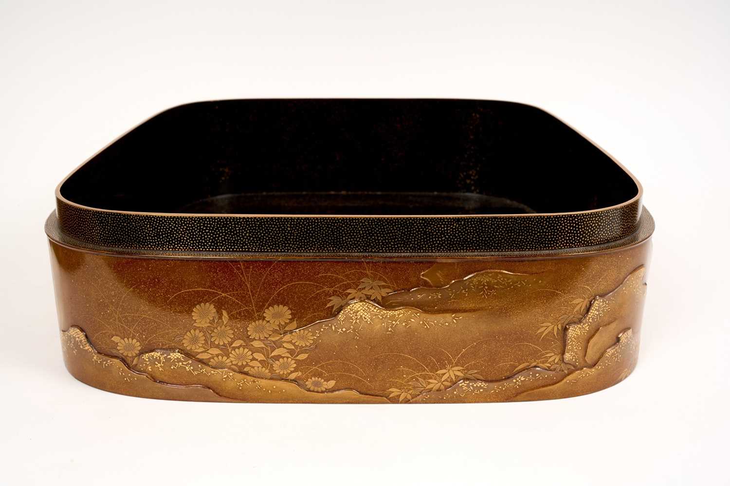 Superb matching set of a gold lacquer ryoshibako and suzuribako, Meiji Period - Image 8 of 18