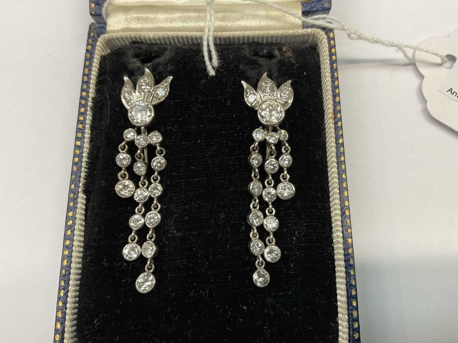 Pair of Art Deco diamond pendant earrings - Image 5 of 7