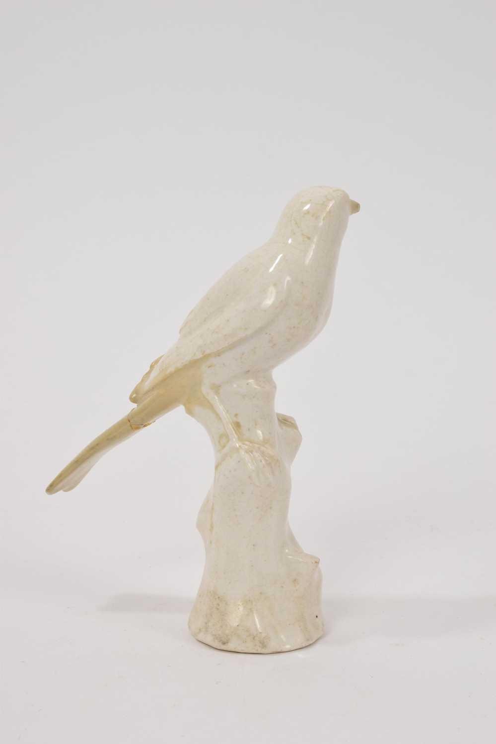 18th century white glazed model of a bird - Bild 2 aus 3