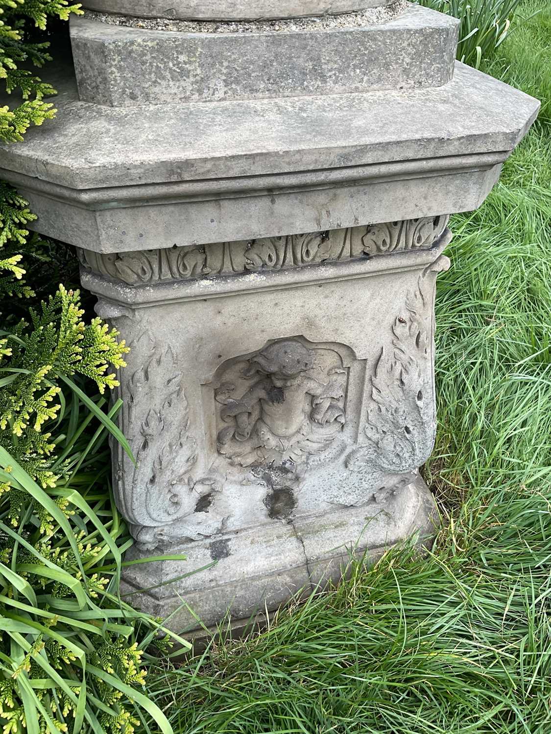 A fine antique reconstituted stone garden urn and cover on plinth, with detachable lid, female carya - Image 13 of 20