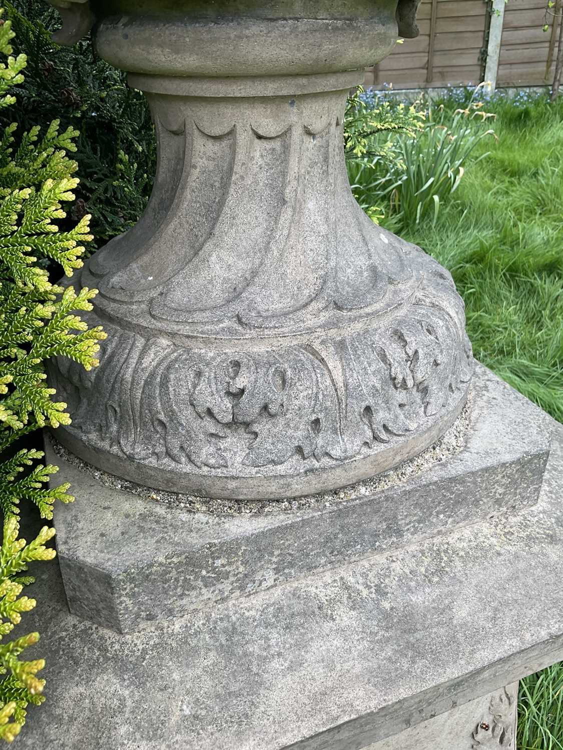 A fine antique reconstituted stone garden urn and cover on plinth, with detachable lid, female carya - Image 12 of 20