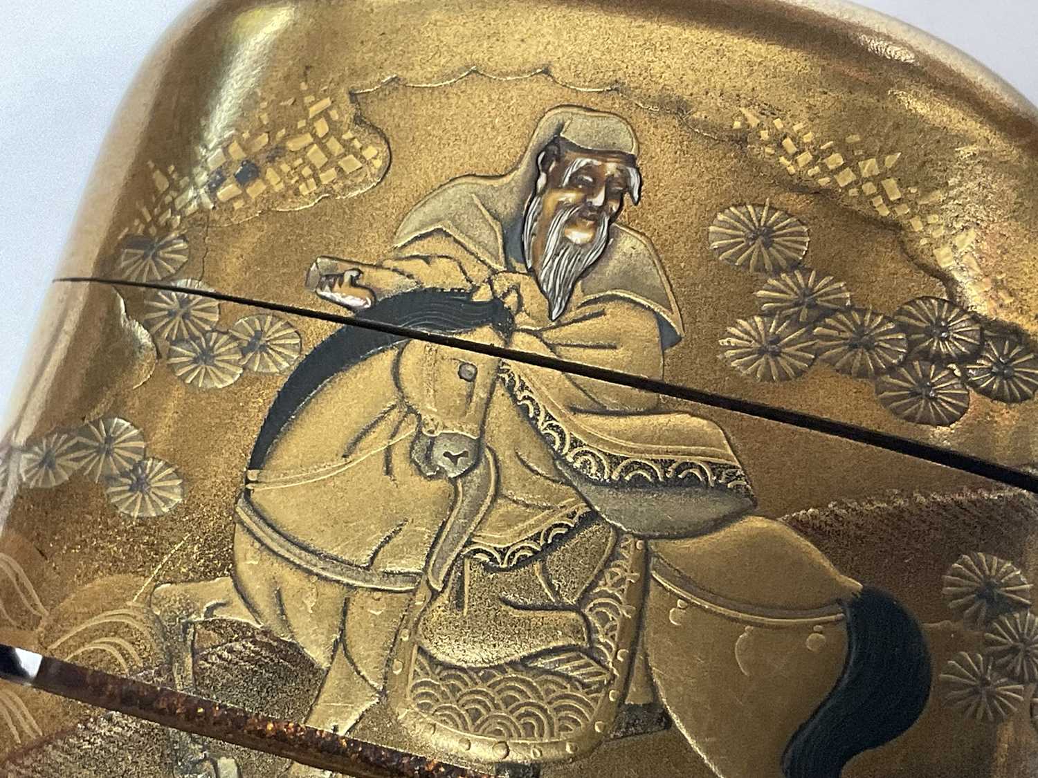 Fine gold lacquer and Shibayama-inlaid three-case inro by Shokasai Tokujo - Image 24 of 29