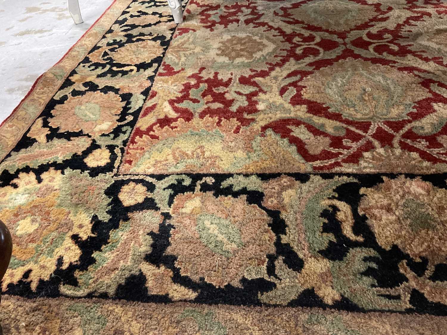 Turkish design machined carpet with heavy pile a - Image 2 of 4