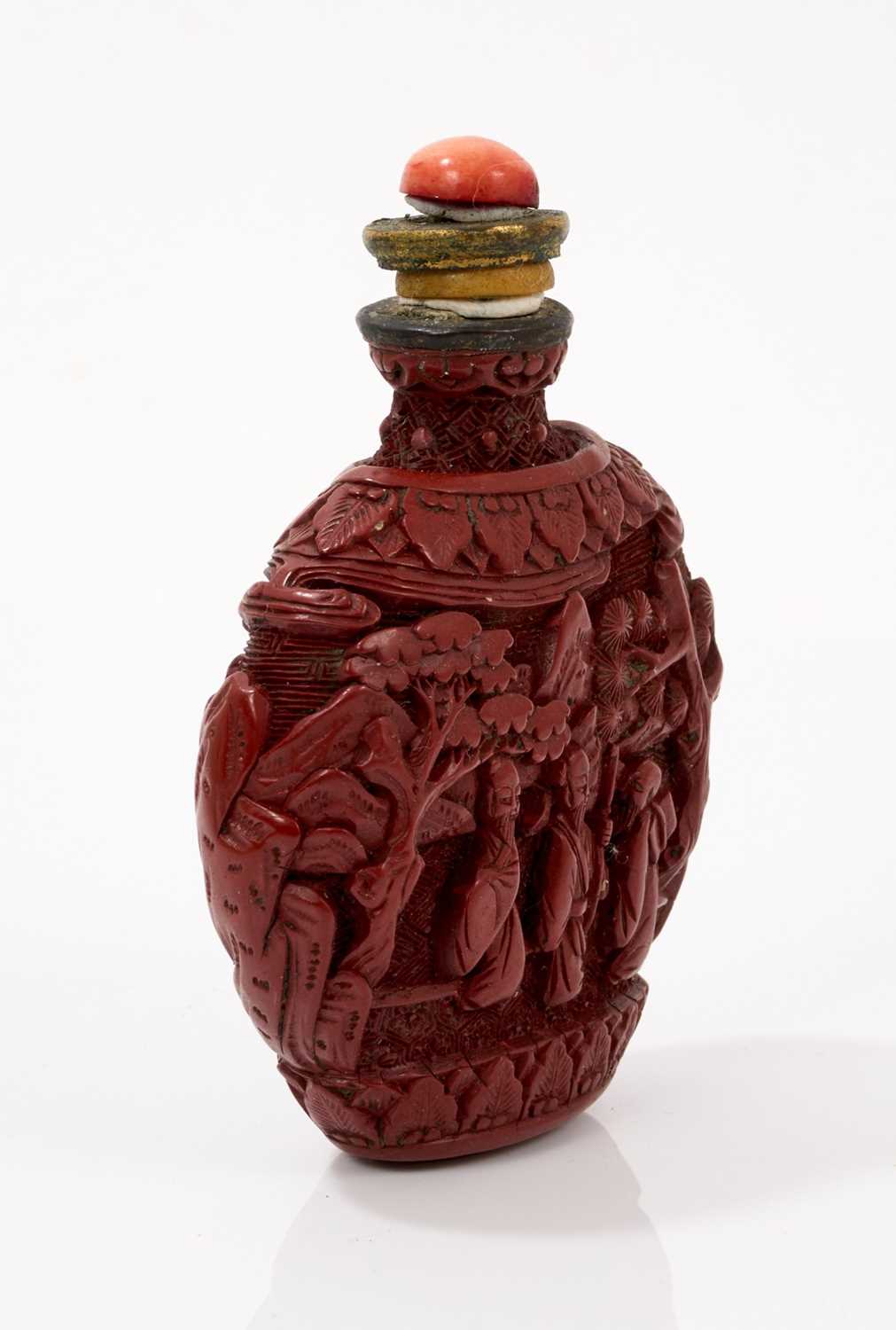 Finely carved cinnabar lacquer snuff bottle - Image 3 of 7