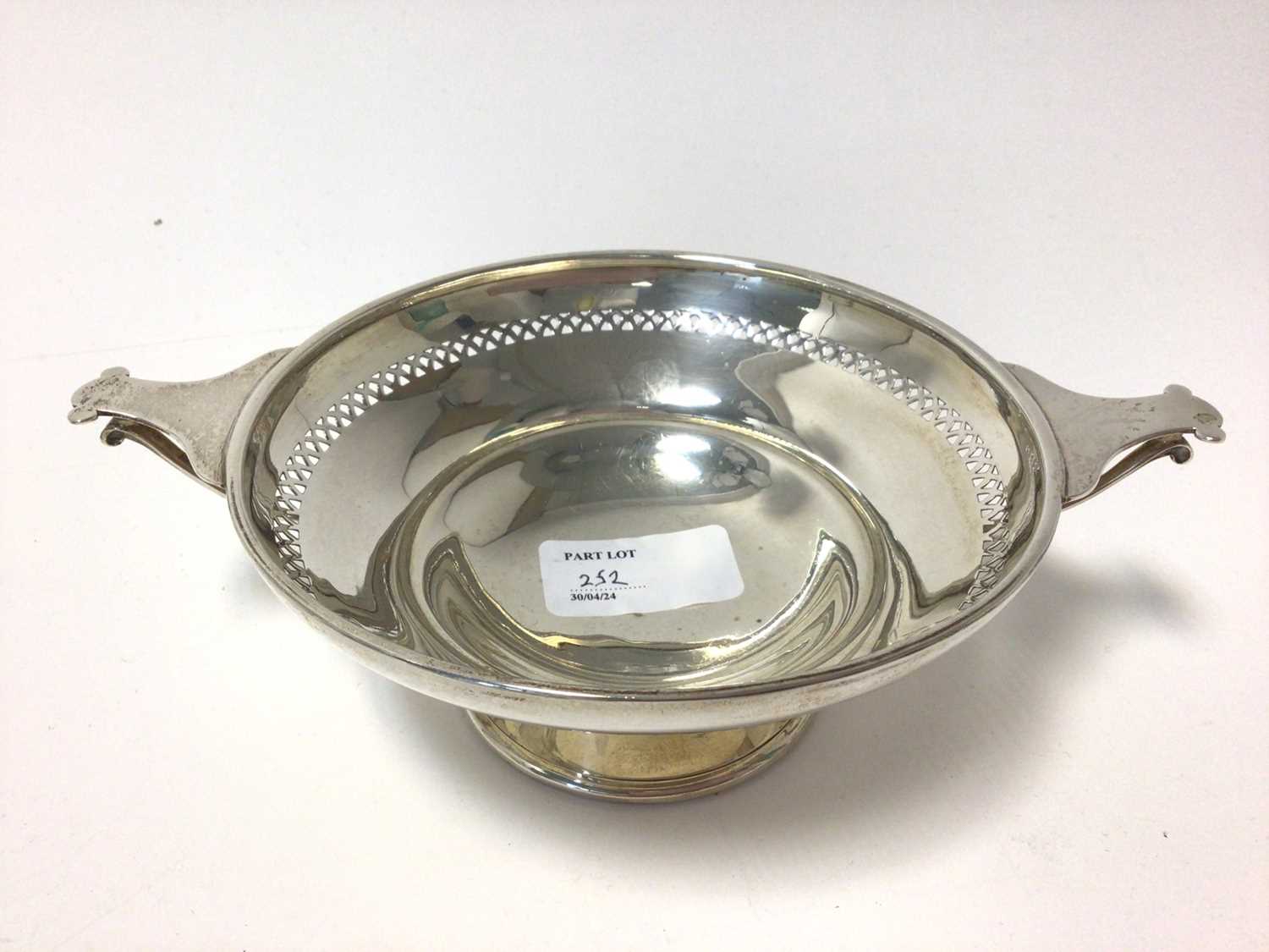 Selection of early 20th century silver, including an oval dish or stand, and other items - Image 2 of 4