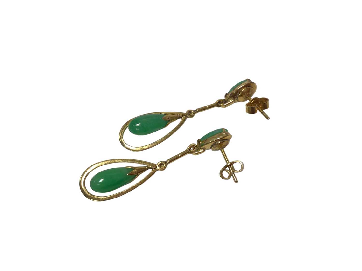 Pair of jade and gold pendant earrings - Image 2 of 4