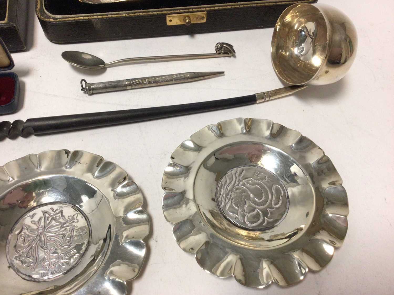 Group of silver to include christening sets, toddy ladle etc - Image 2 of 8