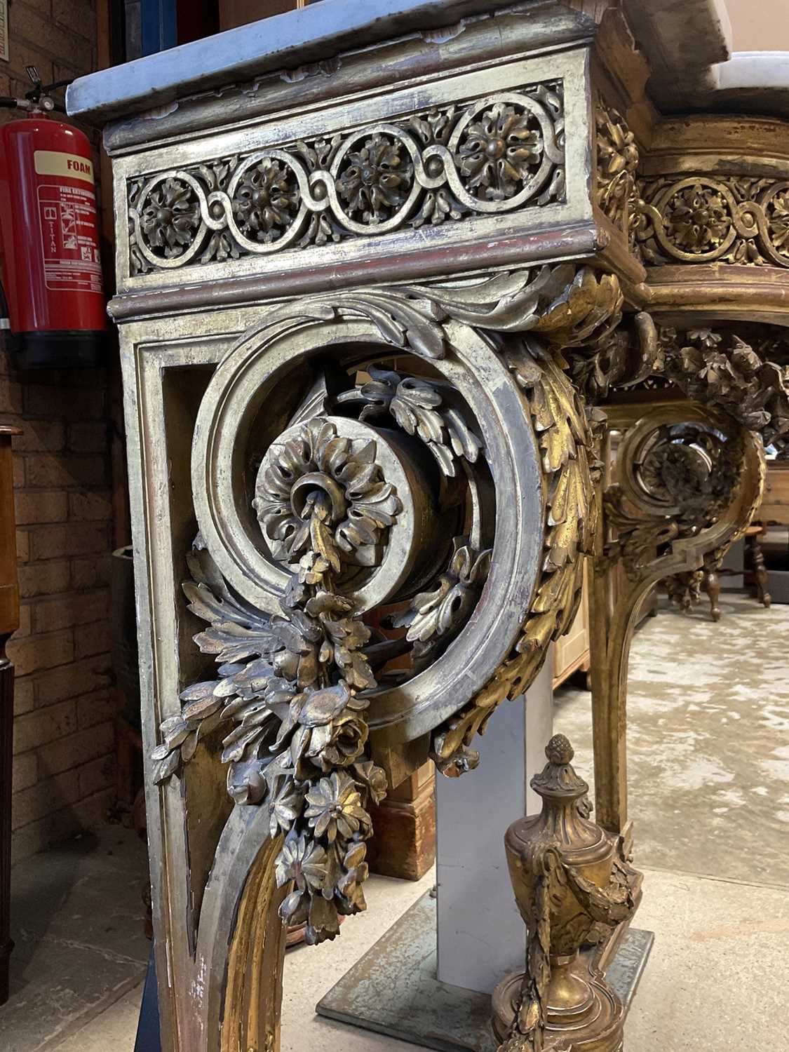 Fine quality 19th century French marble topped carved gilt console table, of shaped bowfront outline - Image 6 of 22