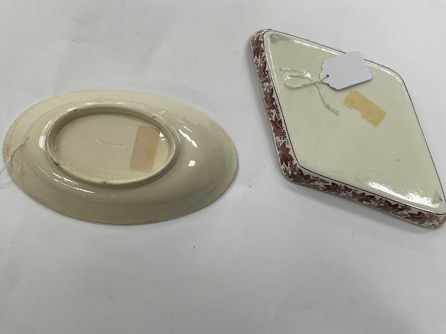Wedgwood creamware small armorial oval dish, and a diamond shaped dish - Image 5 of 5