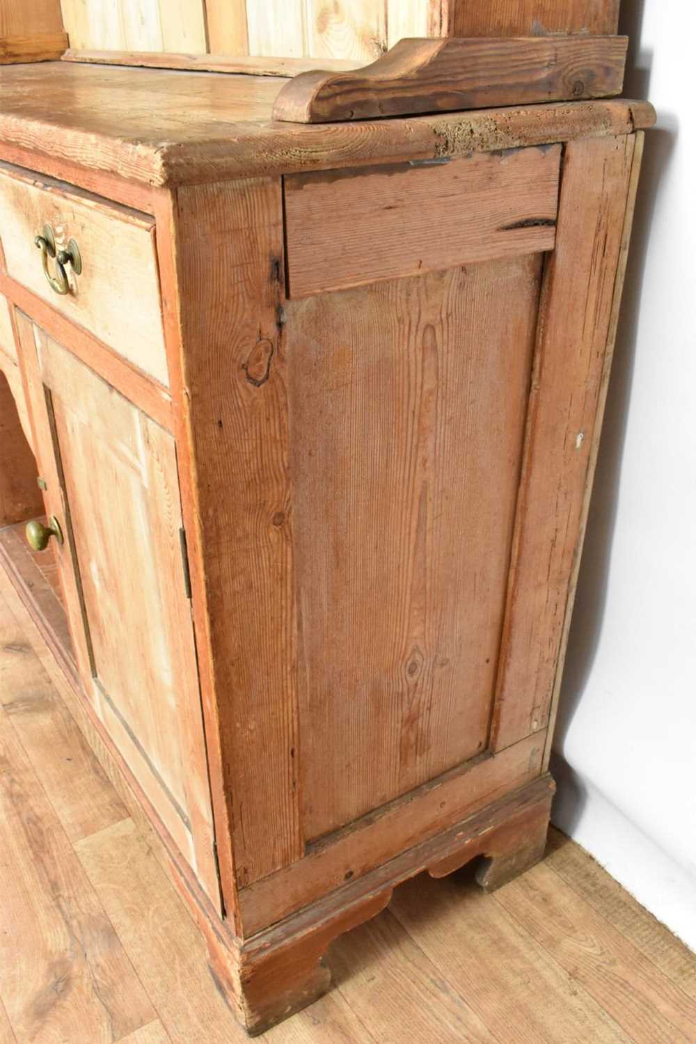 19th century pine high dresser - Image 4 of 9