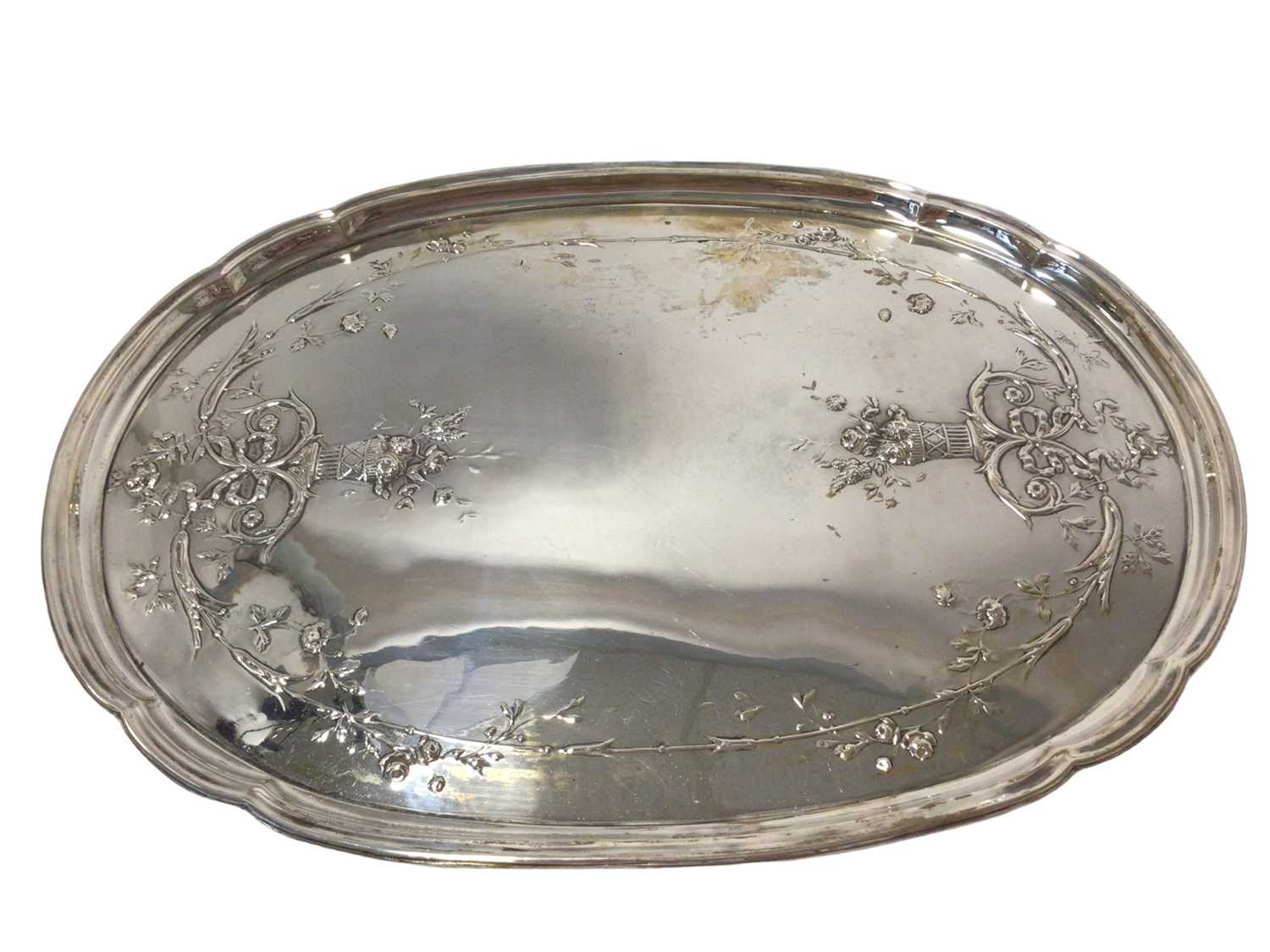 George V silver oval dressing table tray and a silver card salver (2) - Image 2 of 4